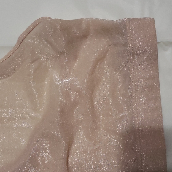 Vassarette shimmer see through sports bra - Picture 4 of 8